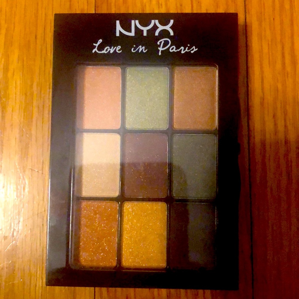 NYX Love in Paris eyeshadow palette